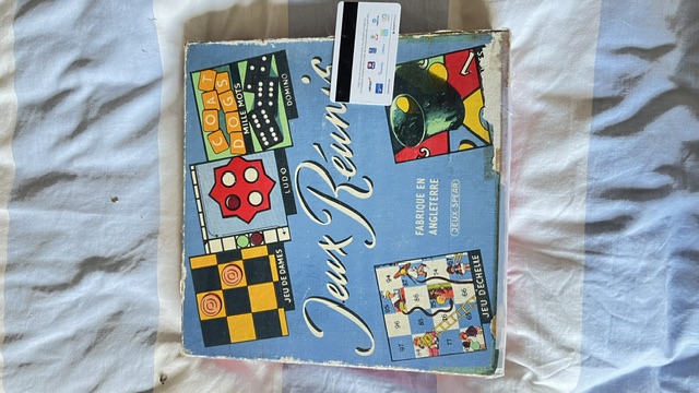 Jeux réunis — coffret rouge